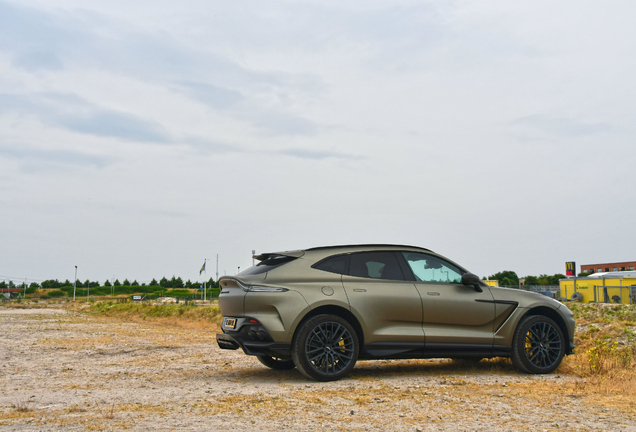 Aston Martin DBX707