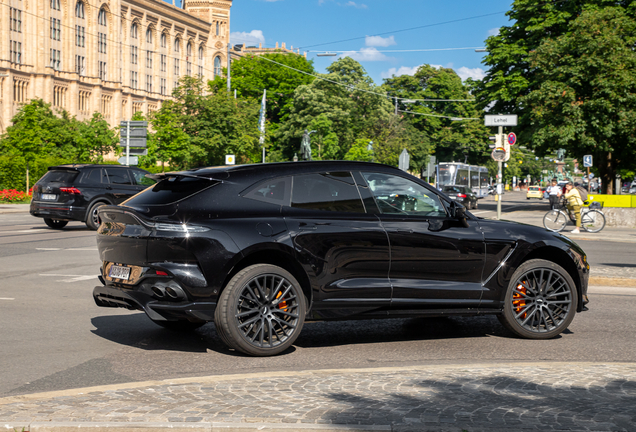 Aston Martin DBX707