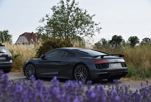 Audi R8 V10 Plus 2015