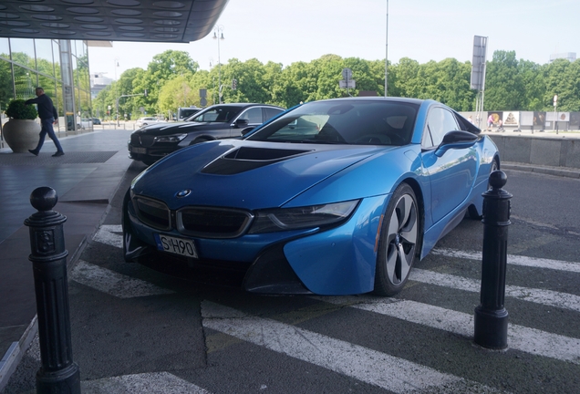 BMW i8