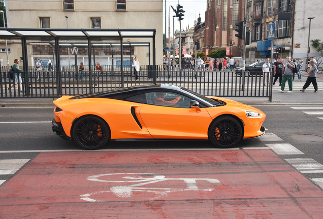 McLaren GT