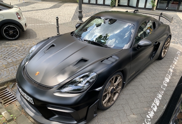 Porsche 718 Cayman GT4 RS Weissach Package