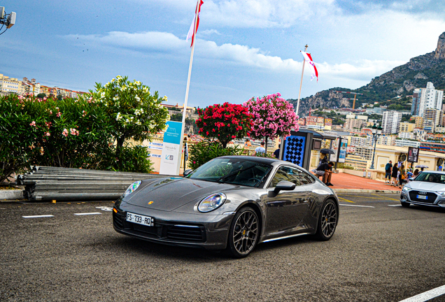 Porsche 992 Carrera 4S