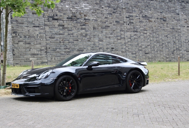 Porsche 992 Carrera 4S