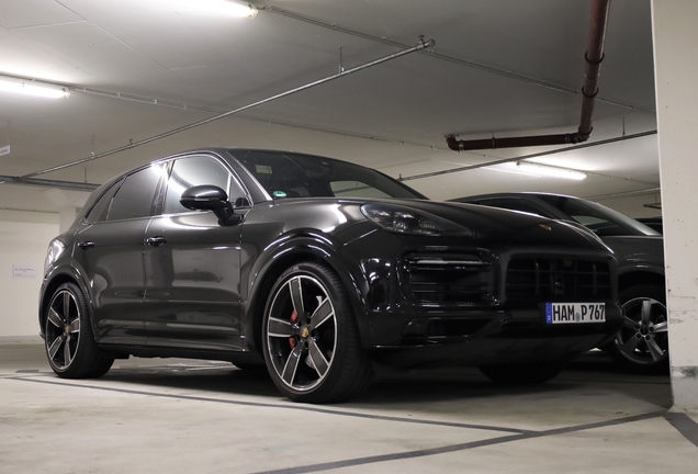 Porsche 9YA Cayenne GTS