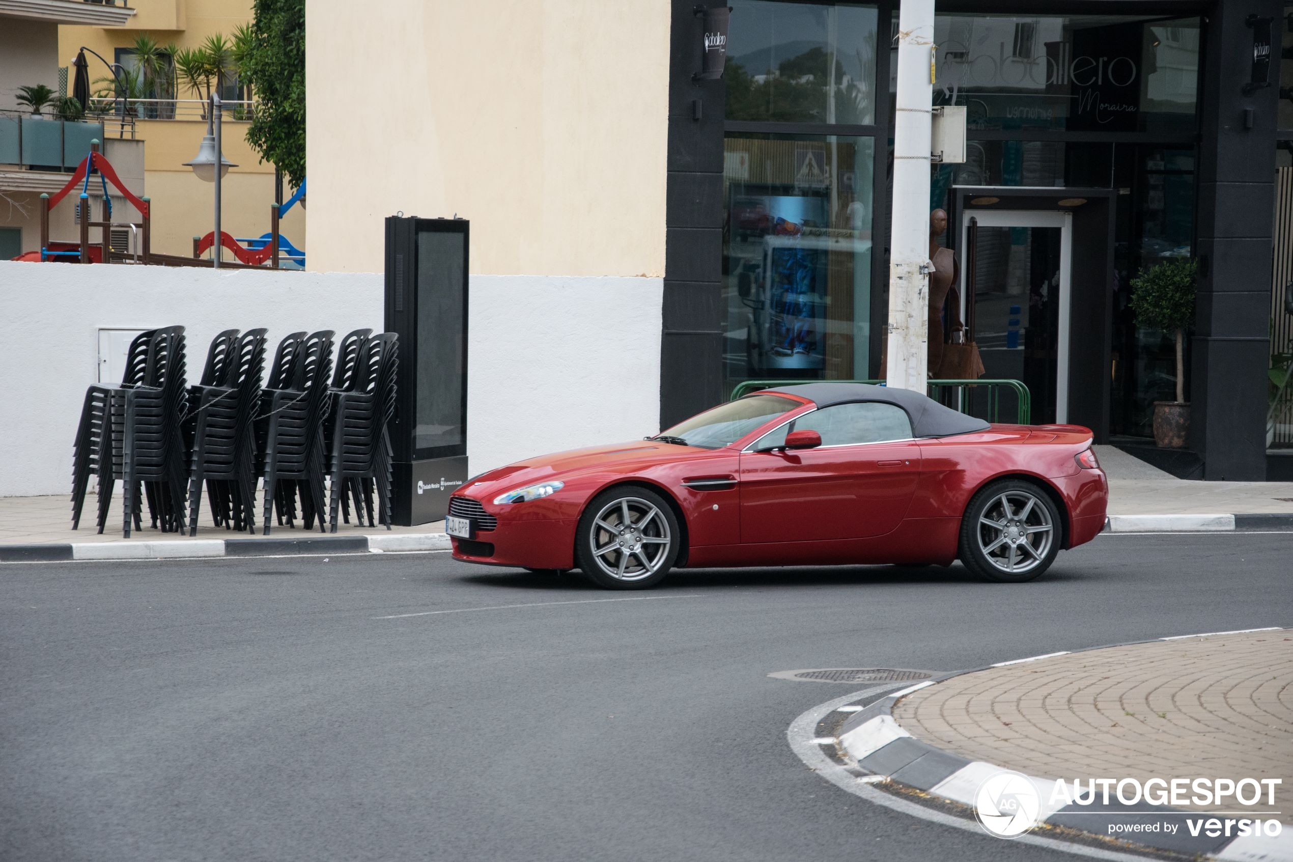 Aston Martin V8 Vantage Roadster