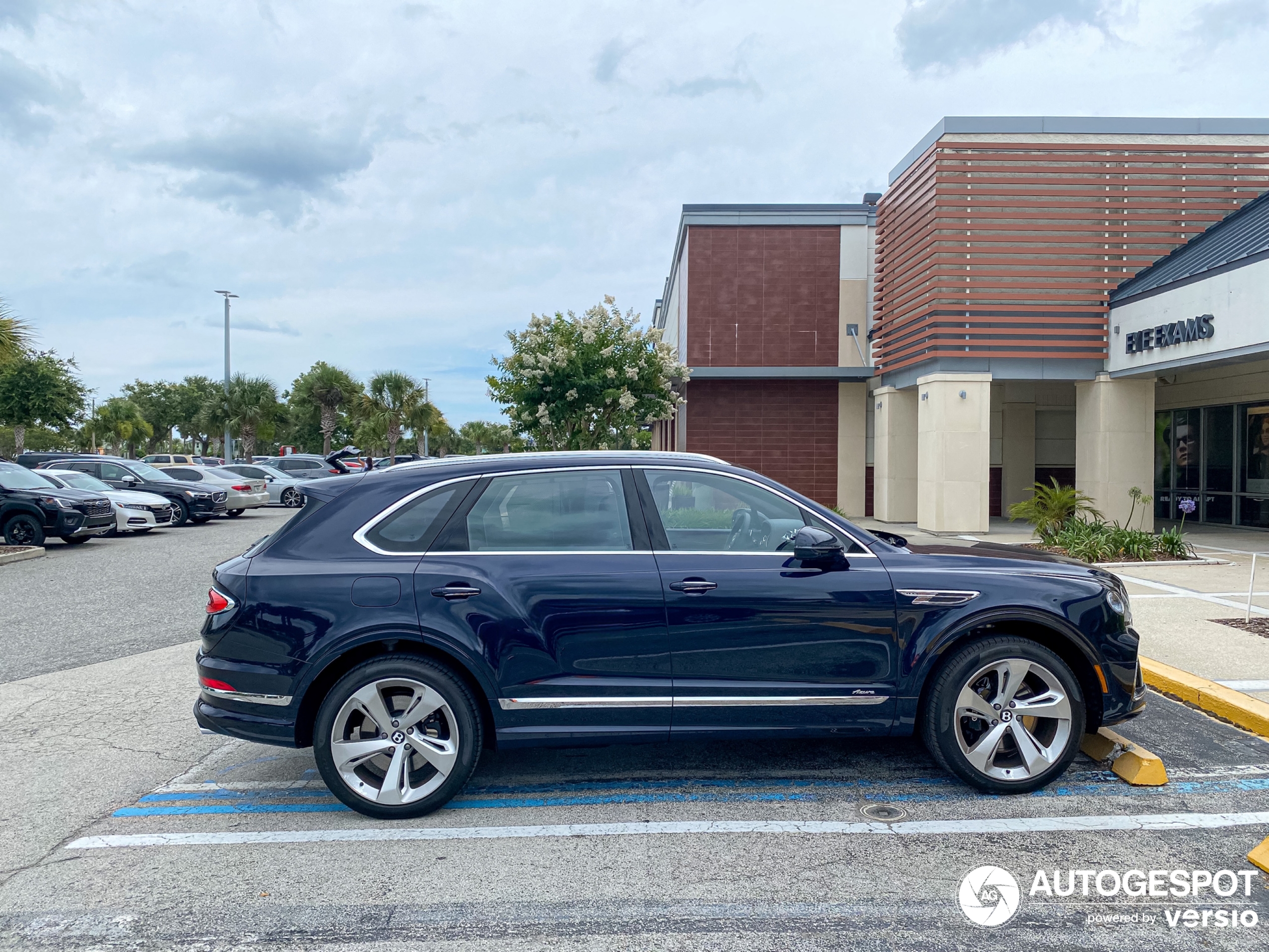 Bentley Bentayga Azure