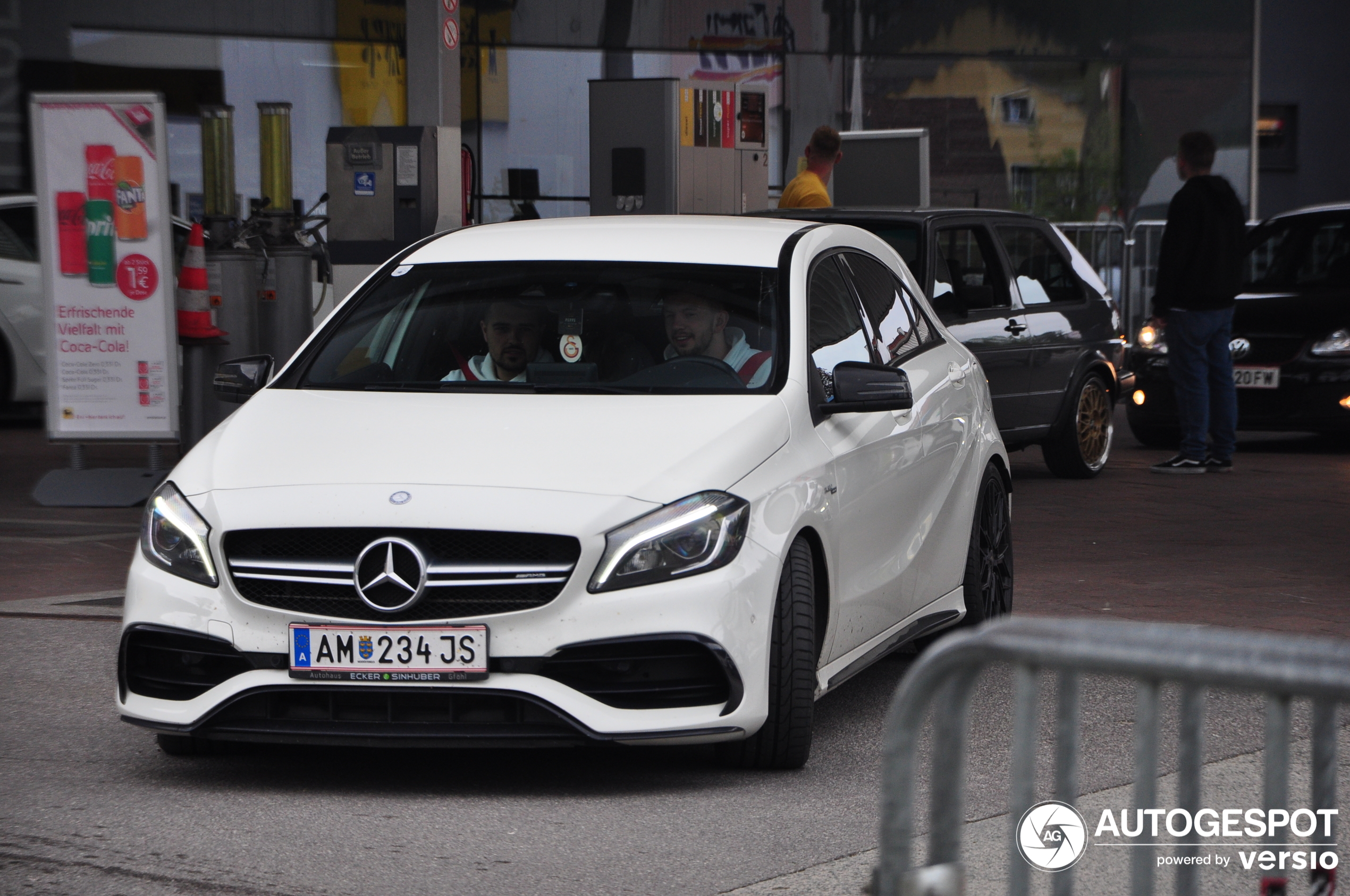 Mercedes-AMG A 45 W176 2015