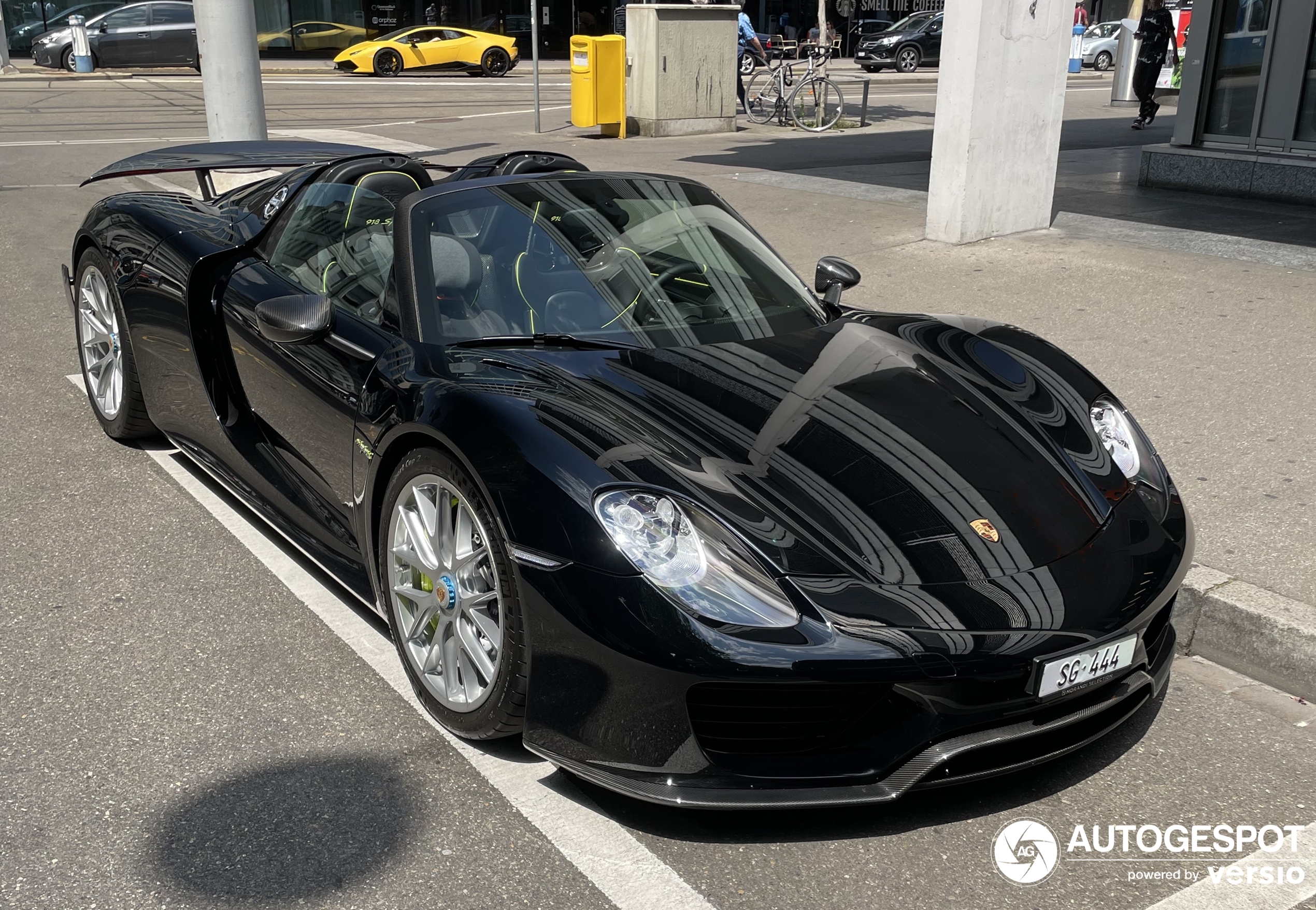 Porsche 918 Spyder Weissach Package