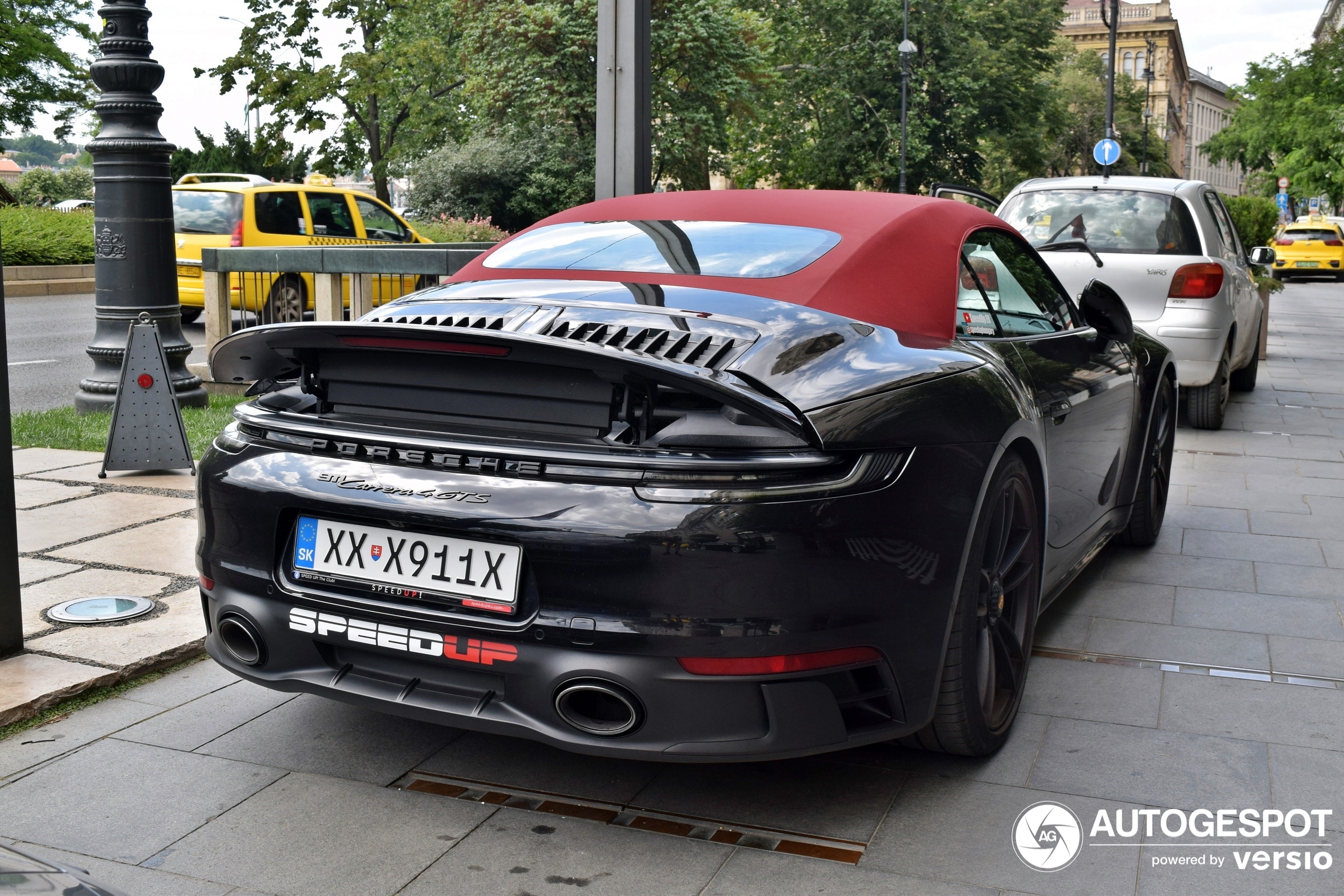 Porsche 992 Carrera 4 GTS Cabriolet