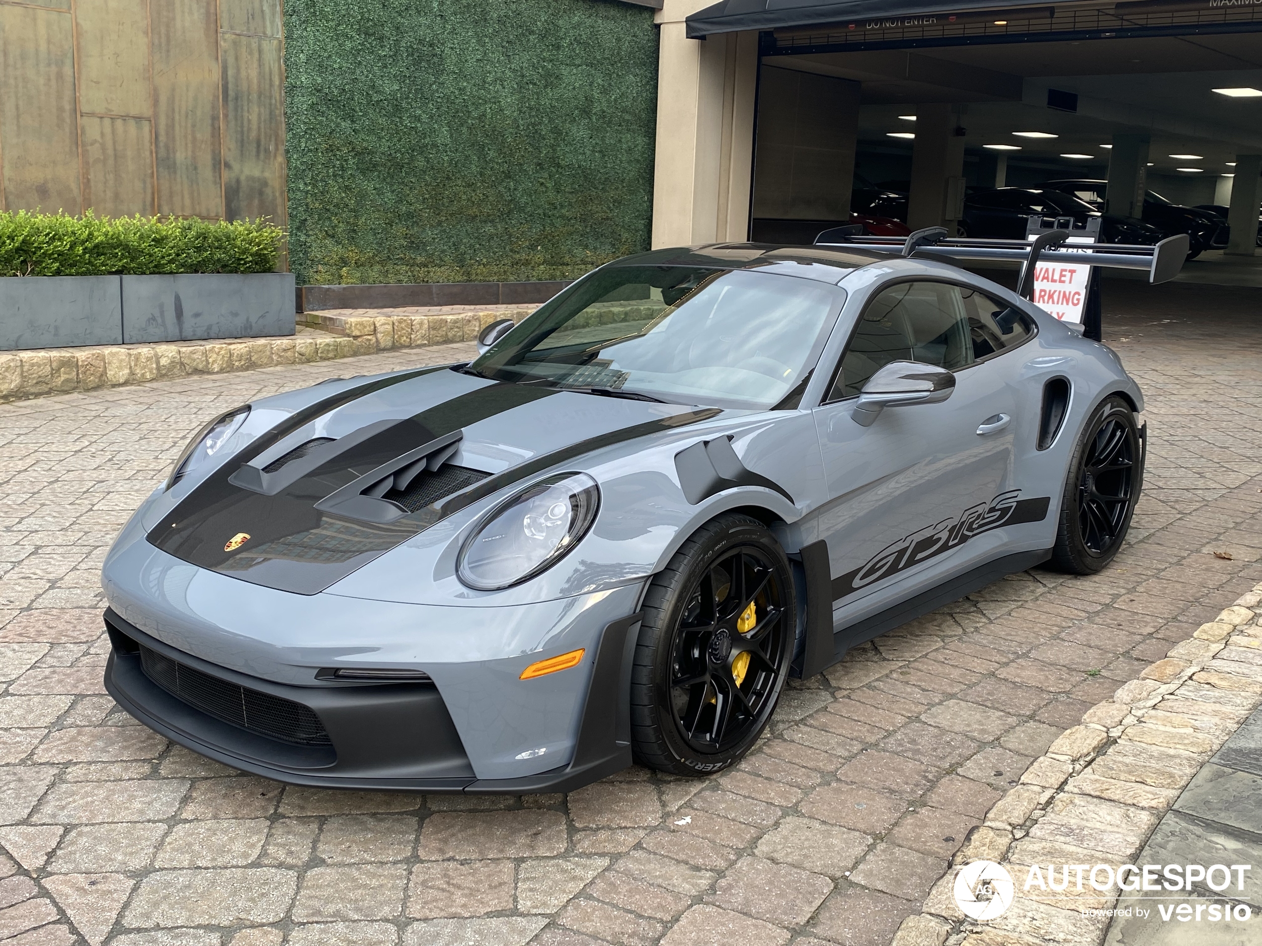 Porsche 992 GT3 RS Weissach Package