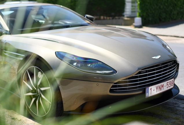 Aston Martin DB11 V8