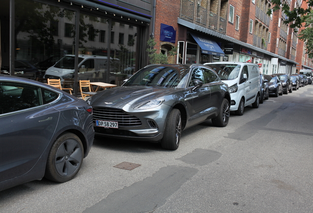 Aston Martin DBX