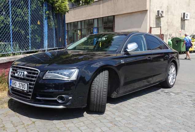 Audi S8 D4