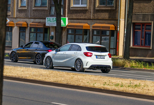 Mercedes-AMG A 45 W176 2015