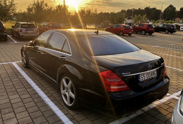 Mercedes-Benz S 63 AMG W221 2011