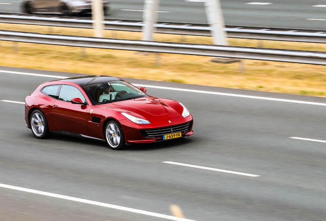 Ferrari GTC4Lusso T