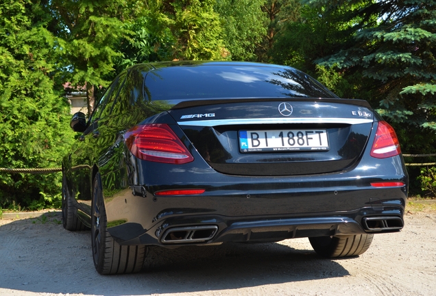 Mercedes-AMG E 63 S W213