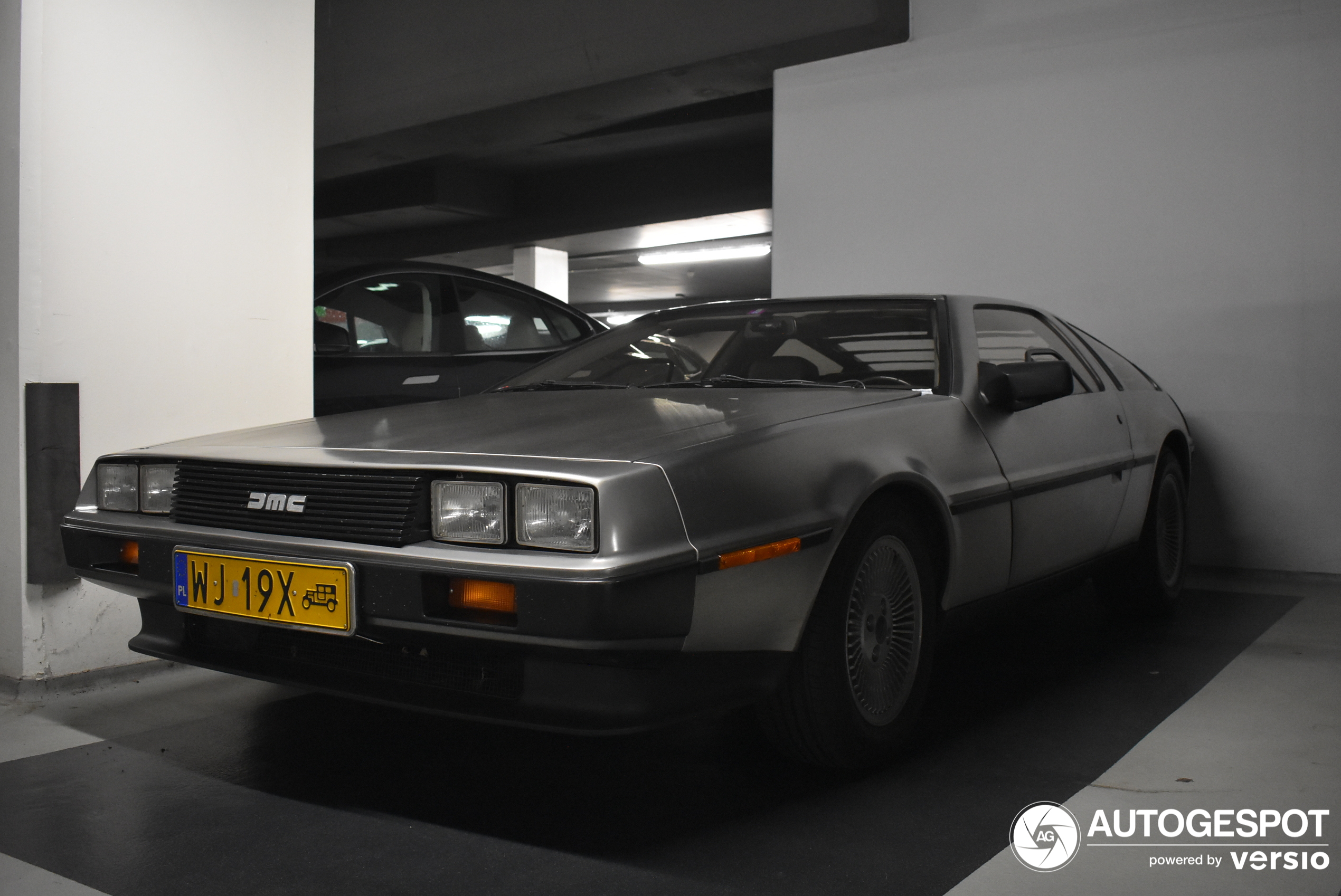 DeLorean DMC-12