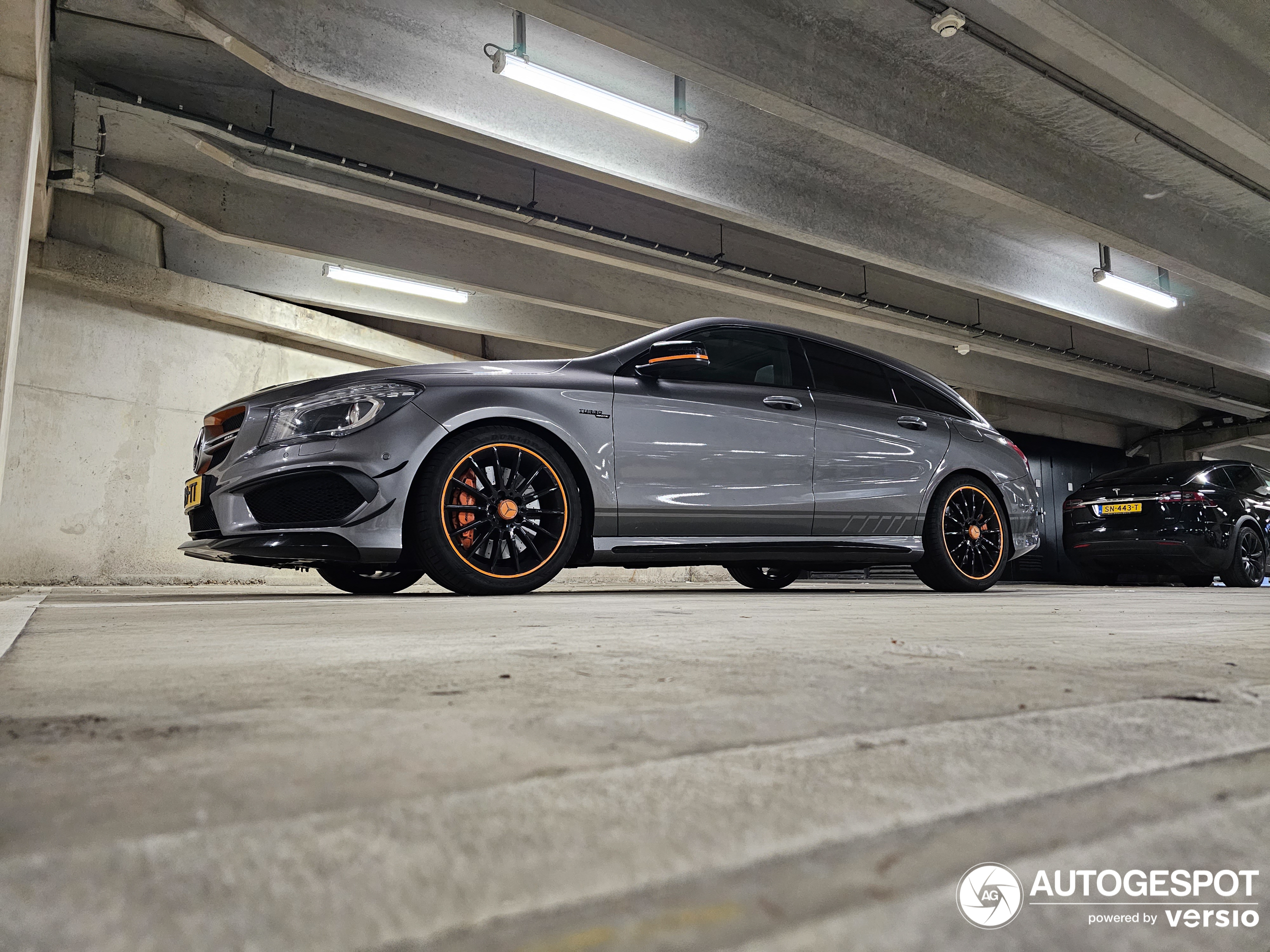 Mercedes-AMG CLA 45 Shooting Brake OrangeArt Edition