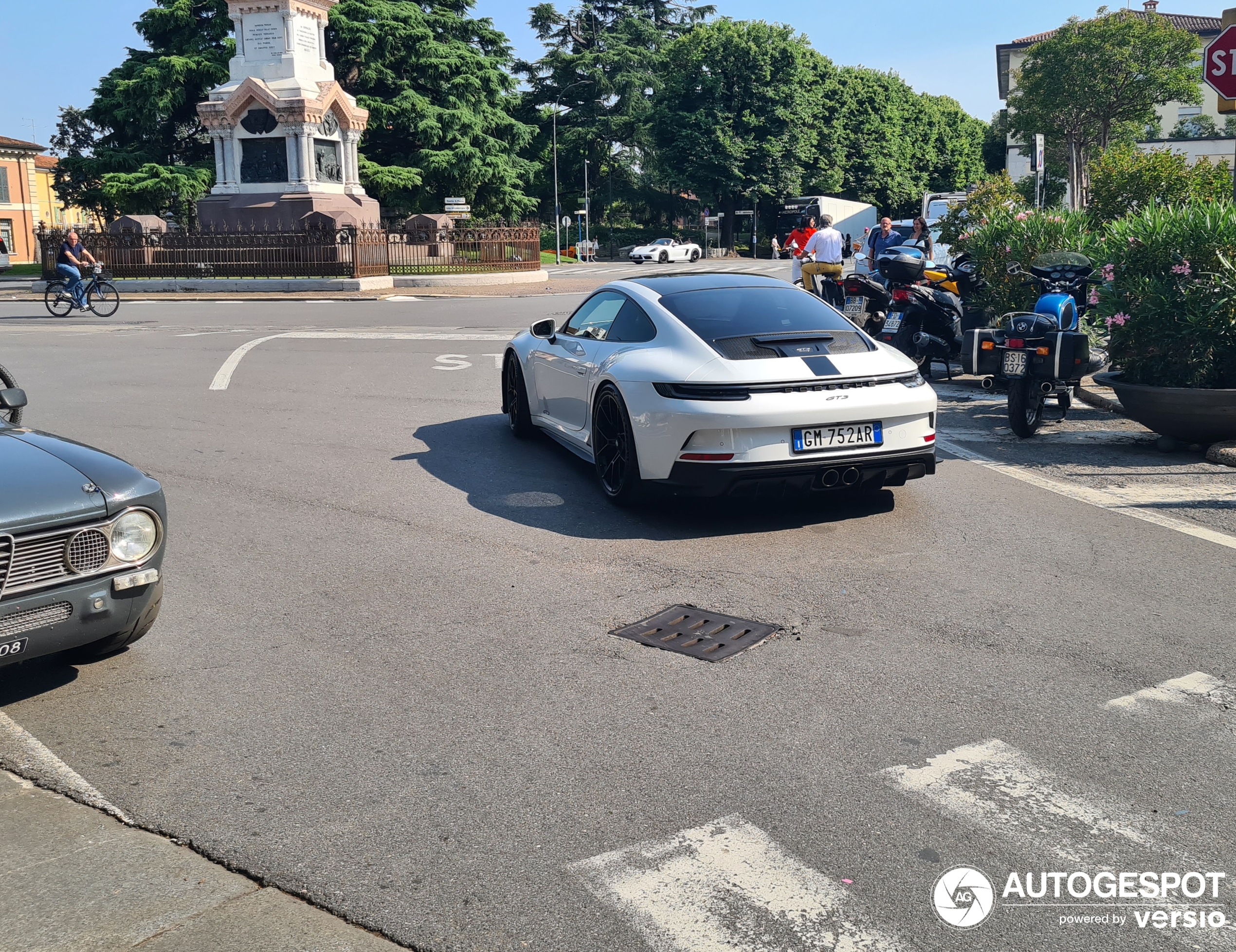 Porsche 992 GT3 Touring