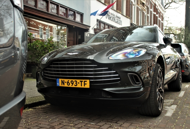 Aston Martin DBX