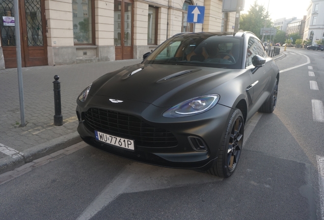 Aston Martin DBX