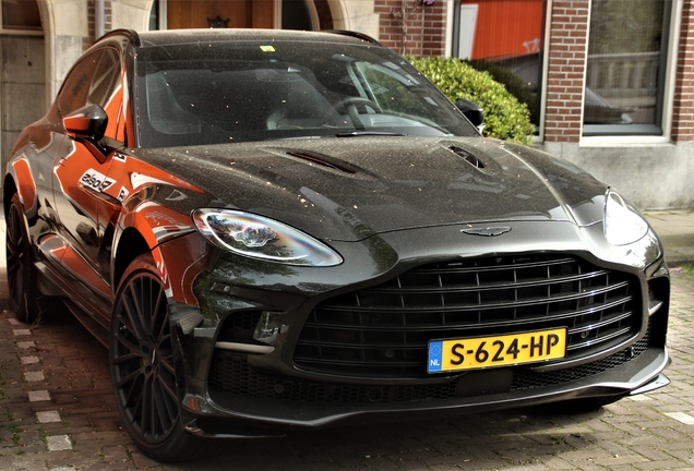 Aston Martin DBX707