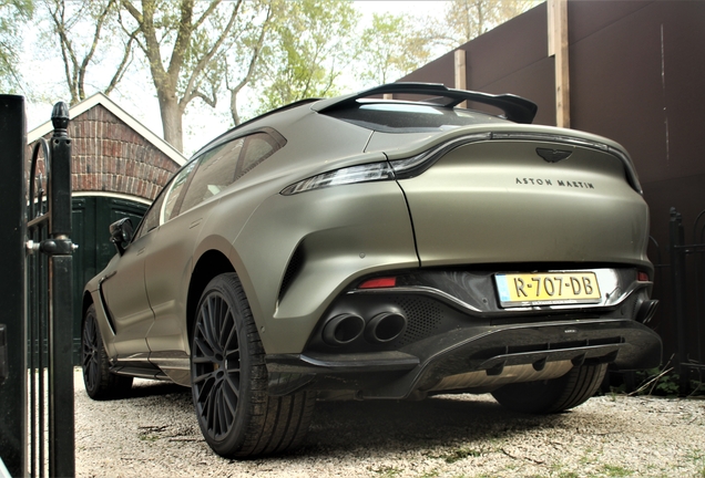 Aston Martin DBX707