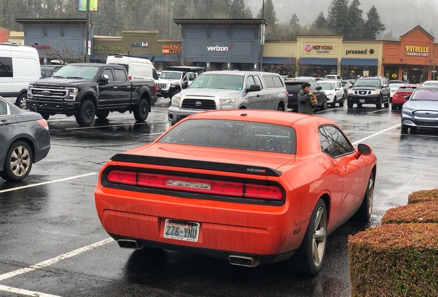 Dodge Challenger SRT-8