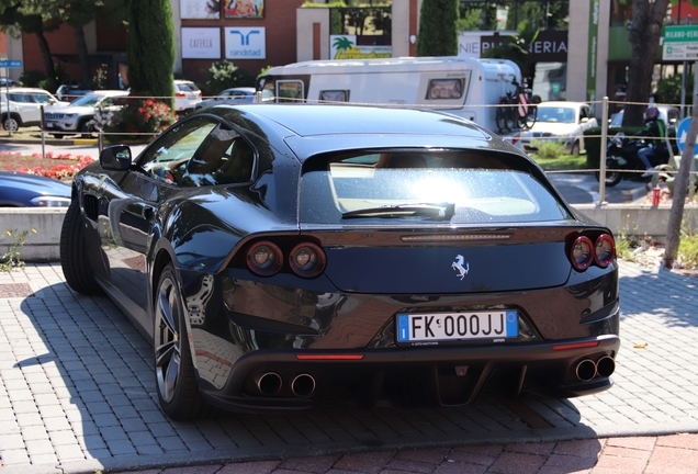 Ferrari GTC4Lusso