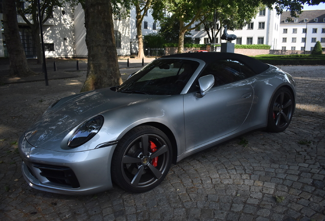 Porsche 992 Carrera 4S Cabriolet