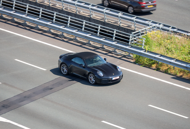 Porsche 992 Carrera 4S Cabriolet