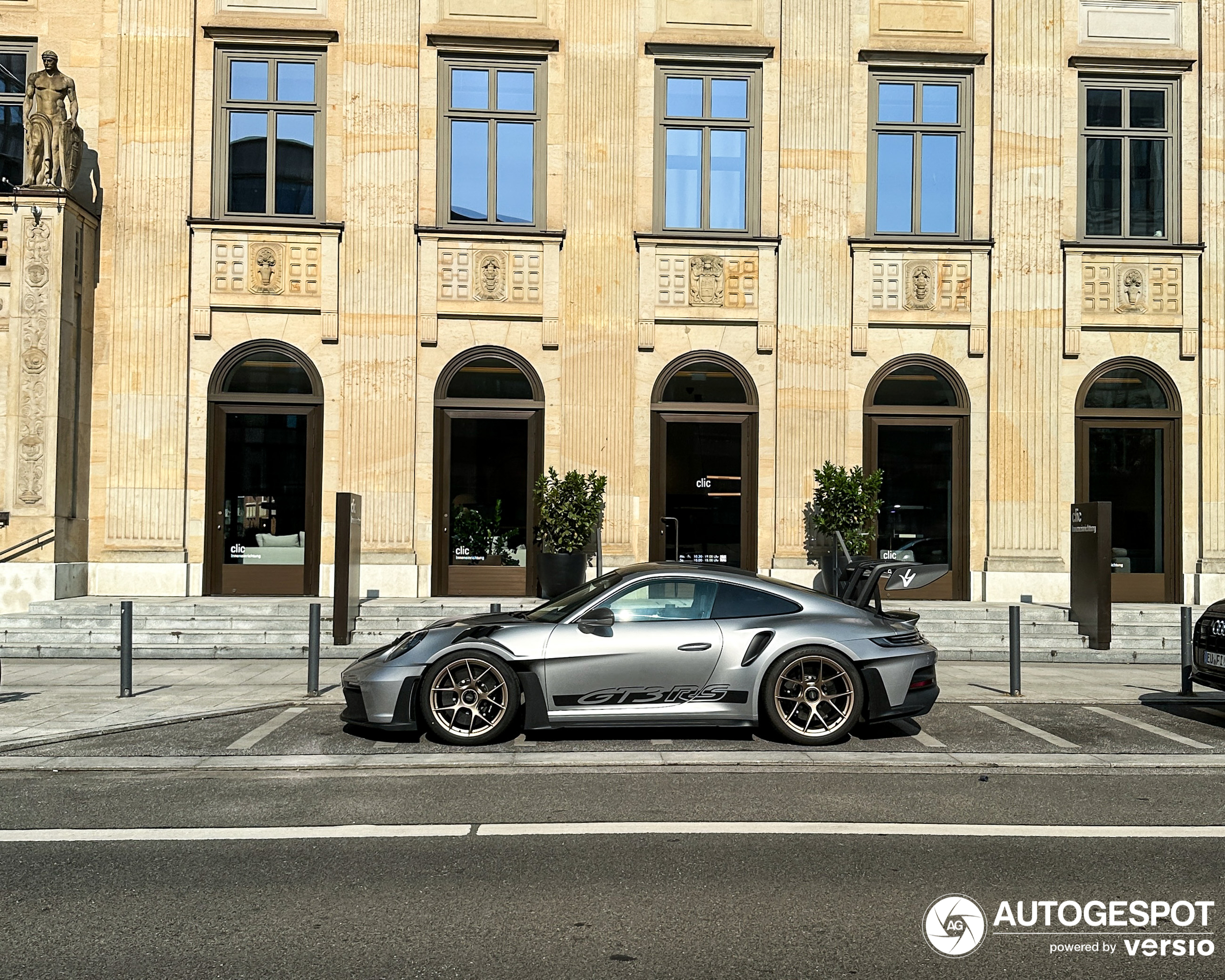 Porsche 992 GT3 RS Weissach Package