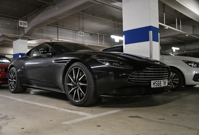 Aston Martin DB11 V8