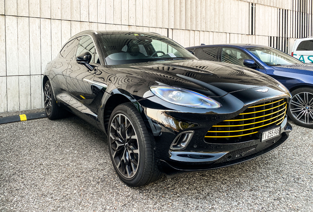 Aston Martin DBX