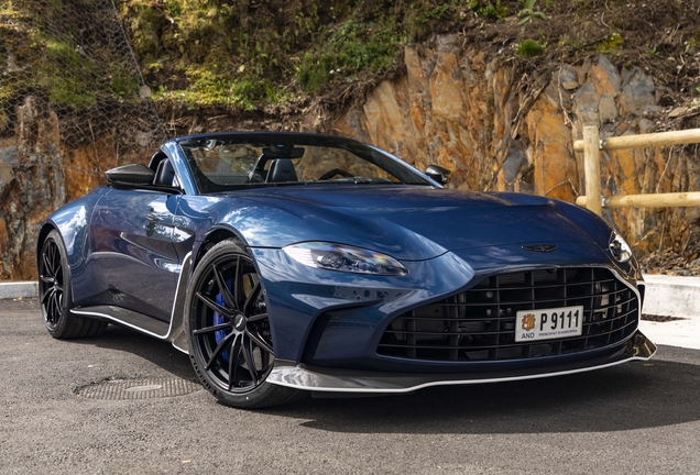 Aston Martin V12 Vantage Roadster 2023