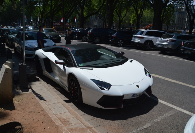 Lamborghini Aventador LP700-4 Pirelli Edition