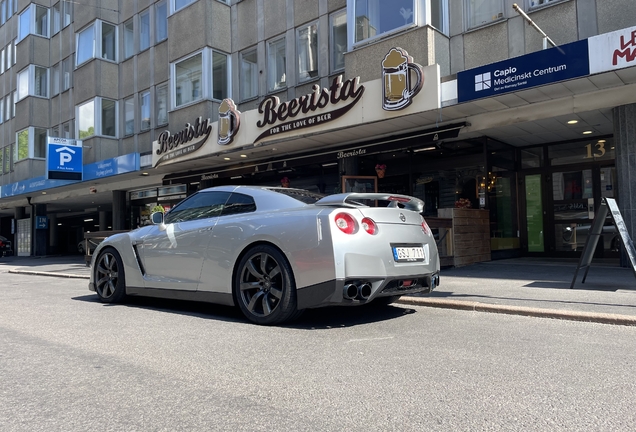 Nissan GT-R