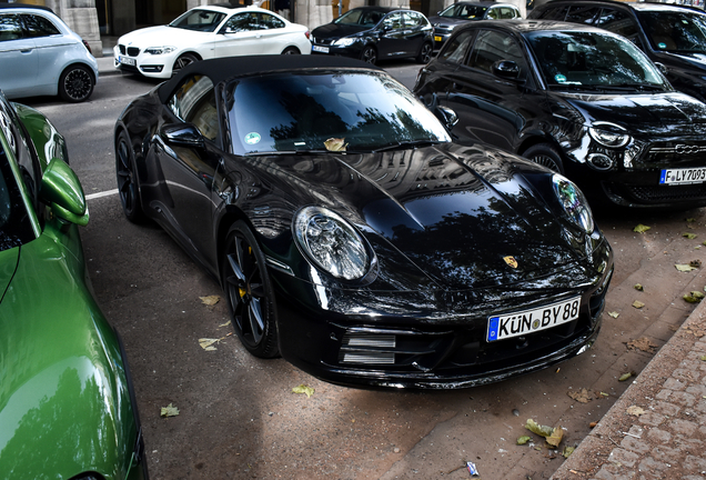 Porsche 992 Carrera 4S Cabriolet