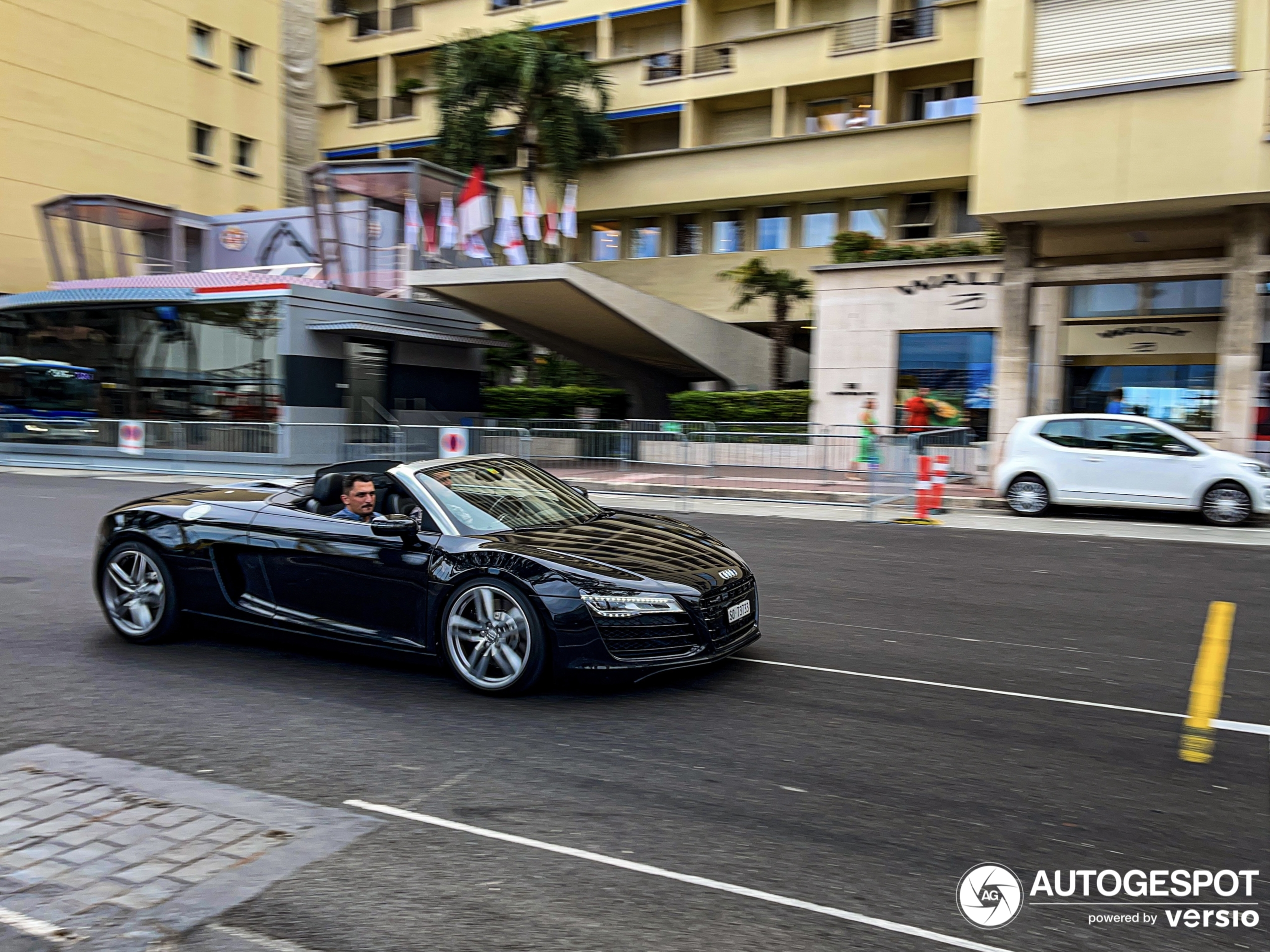 Audi R8 V8 Spyder 2013