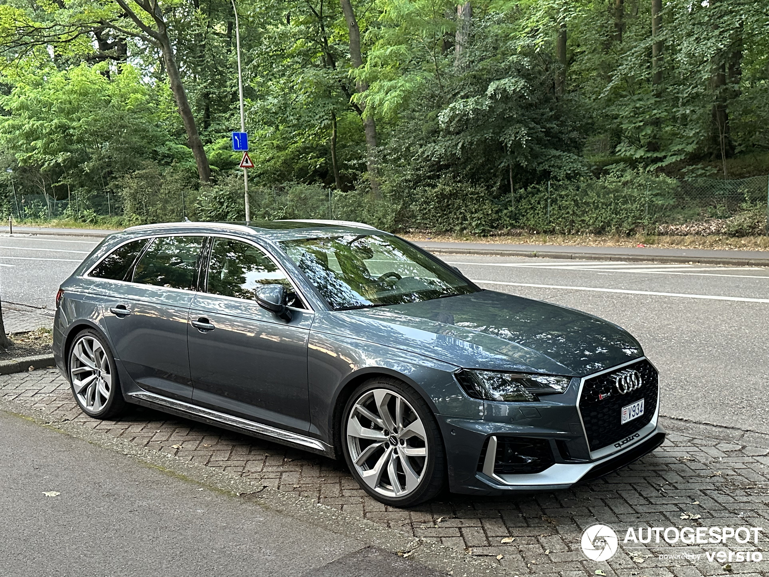 Audi RS4 Avant B9