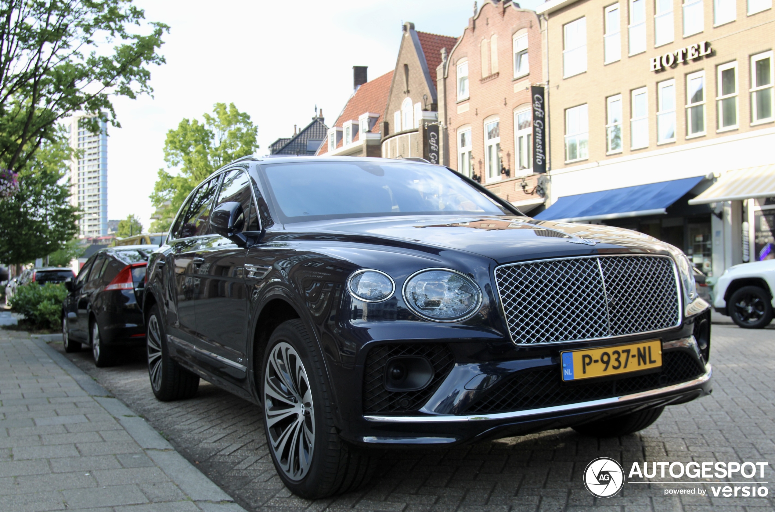 Bentley Bentayga V8 2021