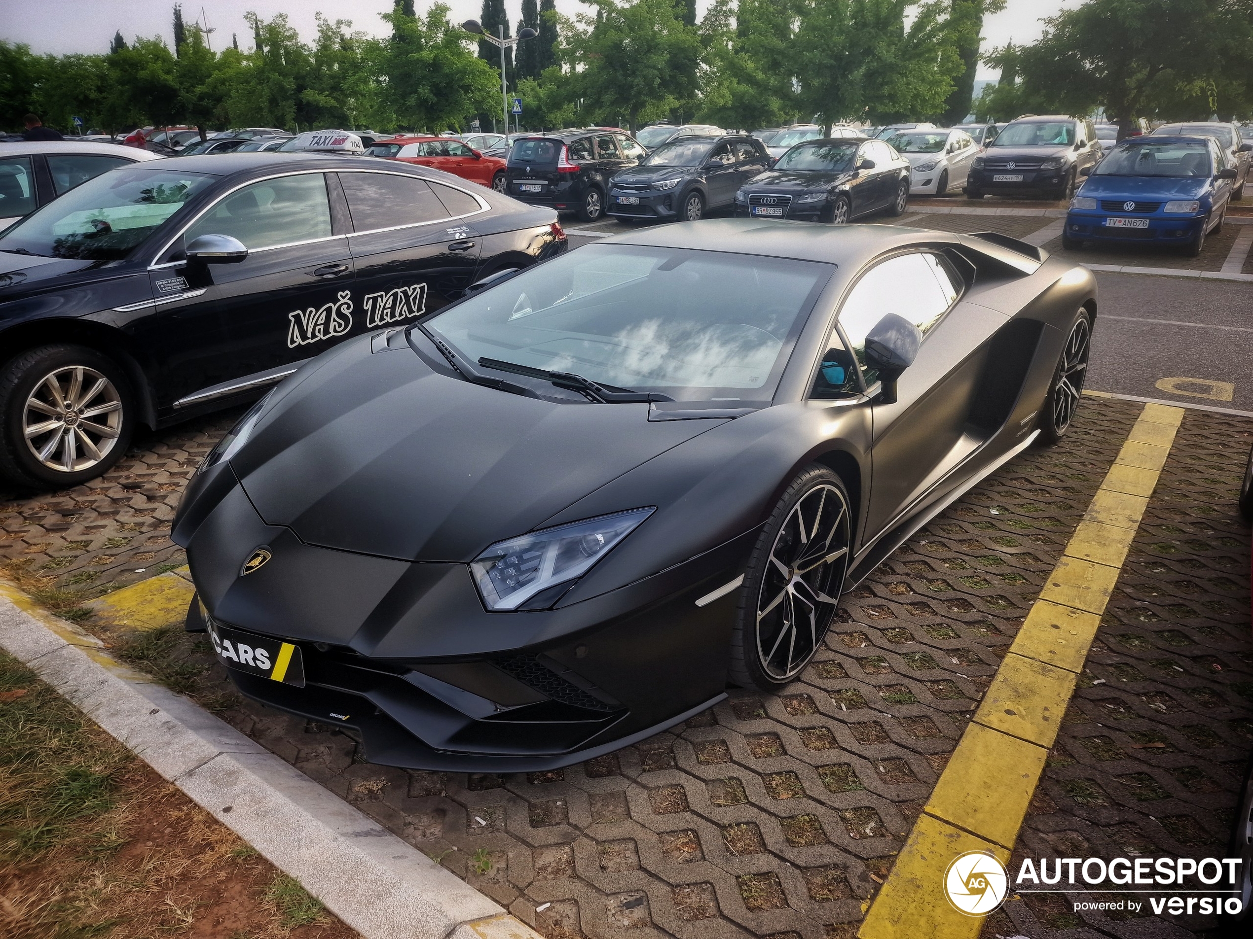 Lamborghini Aventador S LP740-4