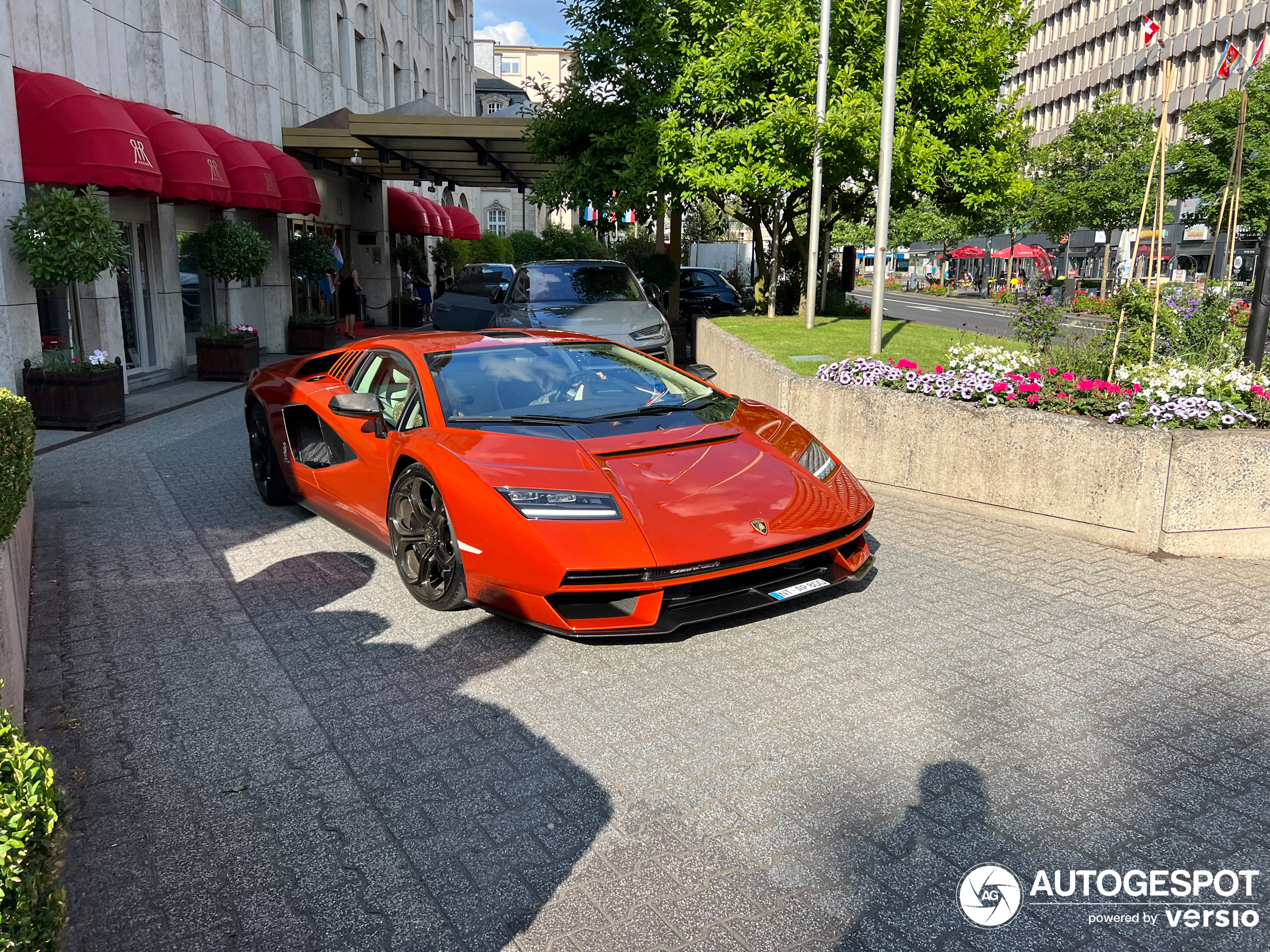 Nieuwe Lamborghini Countach straalt in Luxemburg