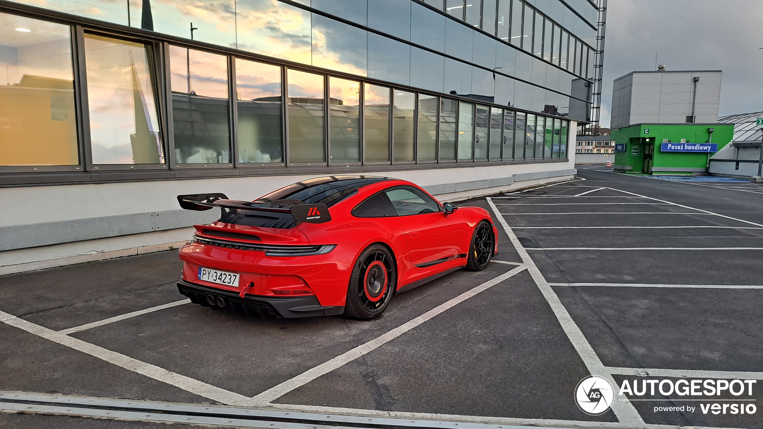 Porsche Manthey Racing 992 GT3 MR