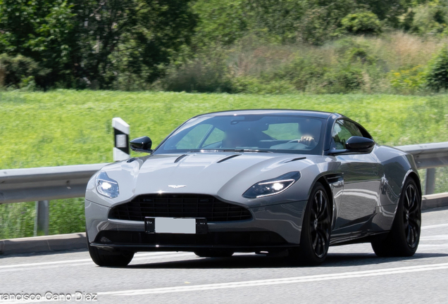 Aston Martin DB11 AMR