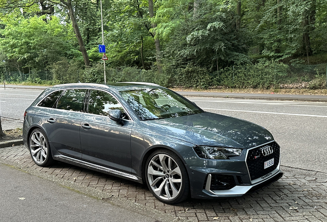 Audi RS4 Avant B9