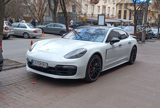 Porsche 971 Panamera Turbo