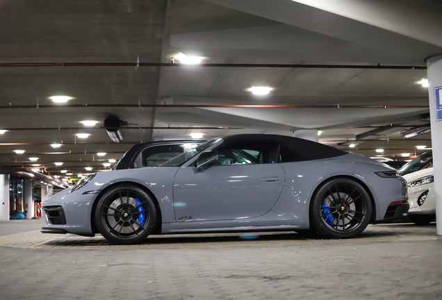 Porsche 992 Carrera 4 GTS Cabriolet